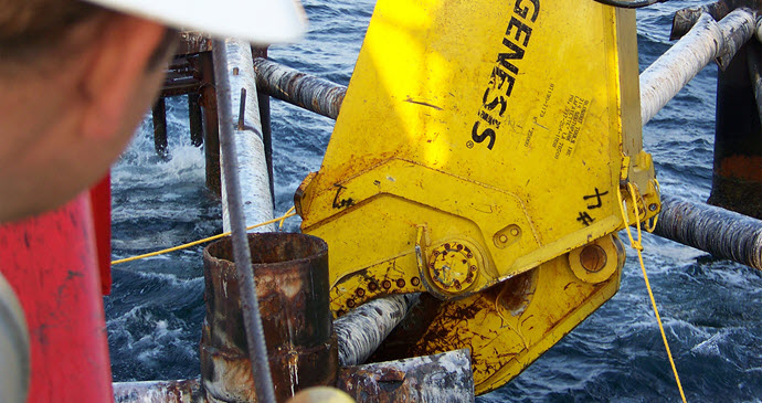Genesis attachment working in offshore decommissioning application