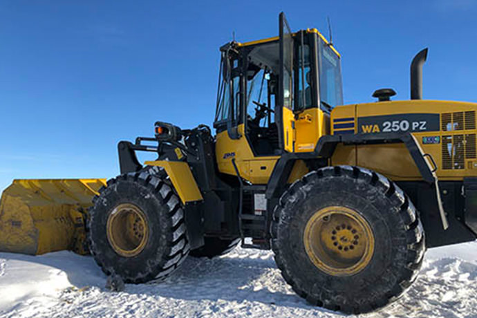 Le format intermédiaire de la chargeuse Komatsu en fait un choix idéal pour leurs besoins.